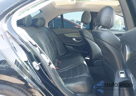 2017 Mercedes-Benz C 300 из США, поврежденный, VIN 55SWF4JB8HU192733